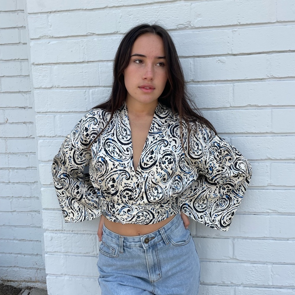 NWT Zara blouse 💙